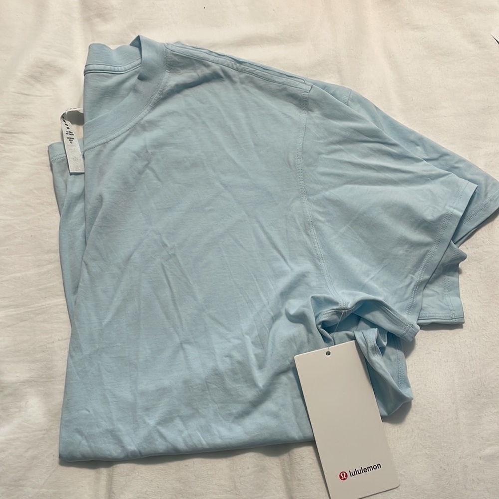 Lululemon tee